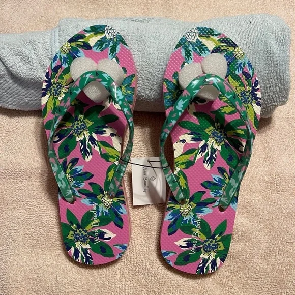 Vera Bradley Size Small Tropical Paradise flip flops NWT - Picture 1 of 5